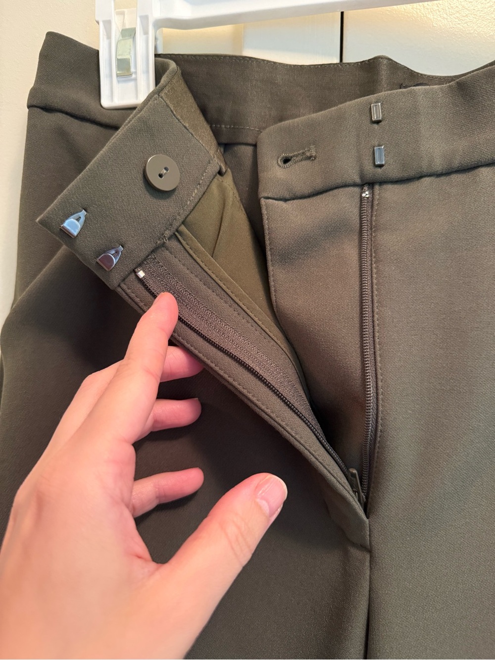 Express Editor Super High Rise Flare Pants - Picture 4 of 8
